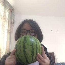 吃冰块大蜜瓜视频,揭秘吃冰块大蜜瓜的独特魅力