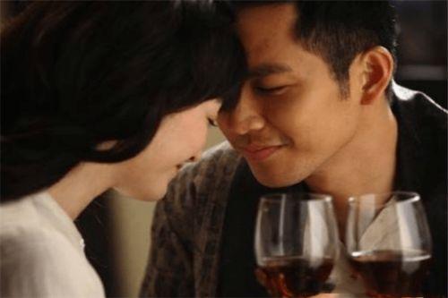 李小冉钟汉良吃瓜视频,吃瓜视频曝光幕后故事