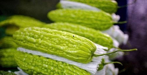 吃虾后可以吃凉瓜嘛,吃虾后适宜食用凉瓜的饮食搭配指南