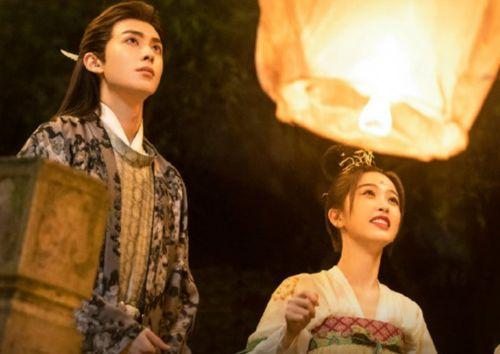 林陌早朝吃瓜,宫廷八卦，瓜田李下话权谋