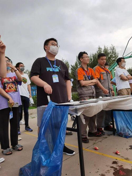 集体吃瓜拍照照片,共享夏日时光瞬间