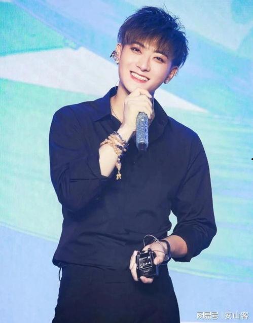 吃瓜爆料黄子韬,娱乐圈的瓜田，他的故事与争议